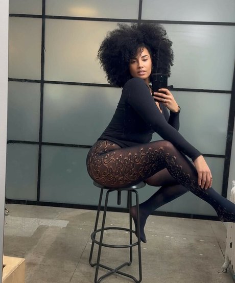 Shadia Ampadu ポルノスター ギャラリー