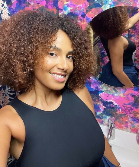 Shadia Ampadu 完璧なスター 画像