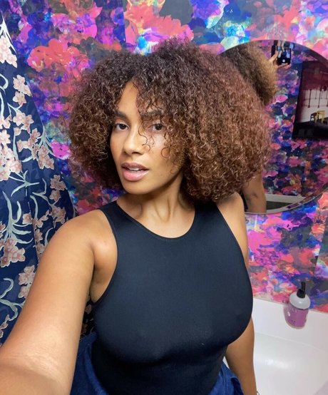 Shadia Ampadu かわいいポルノスター 写真