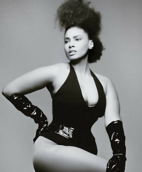 Shadia Ampadu 独占モデル 写真