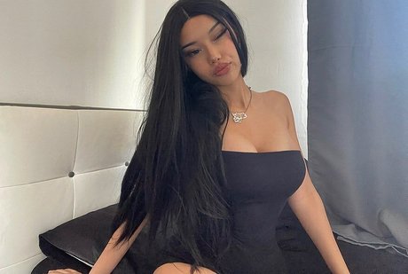 曲線美のクーガーOnlyFans 無料エロ 写真