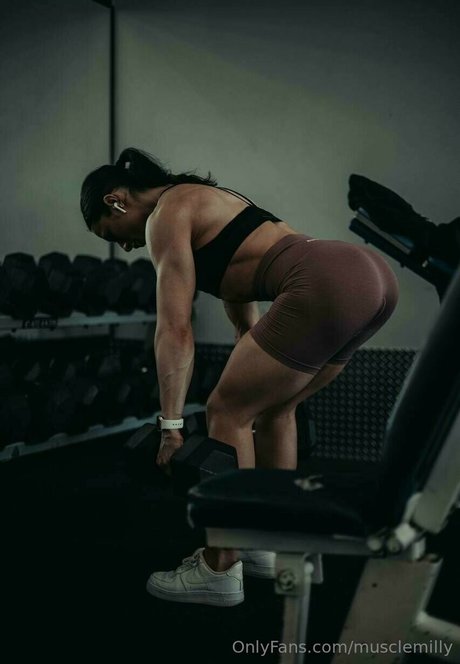 musclemilly xxxポルノスター 写真