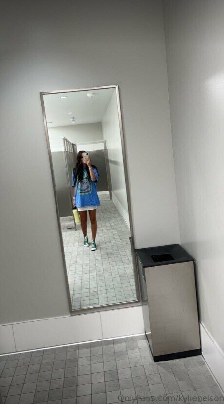 茶色の目のキティOnlyFans えろ 写真