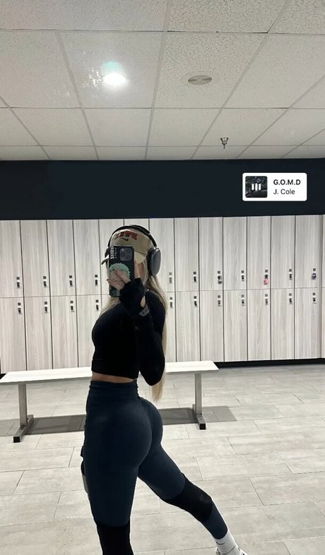 Karmen Petrovic HDモデル 写真