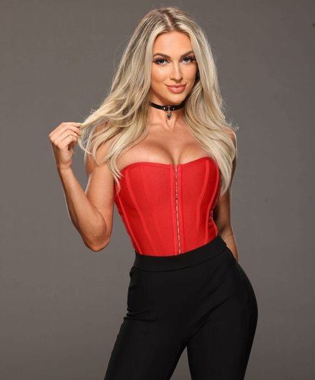 Karmen Petrovic スター ヌード 写真