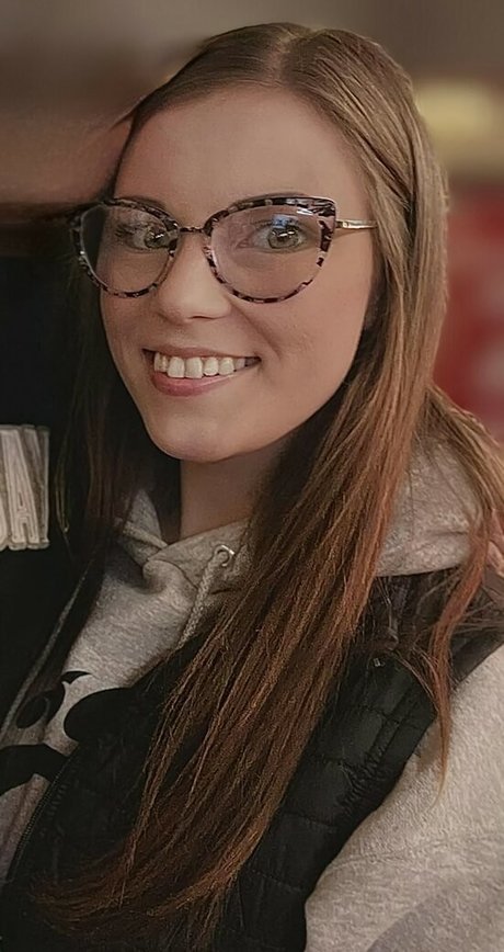 Skylynn Greene 裸の女優 写真