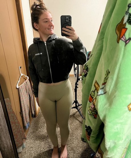 金髪熟女巨乳OnlyFans 無料 ギャラリー