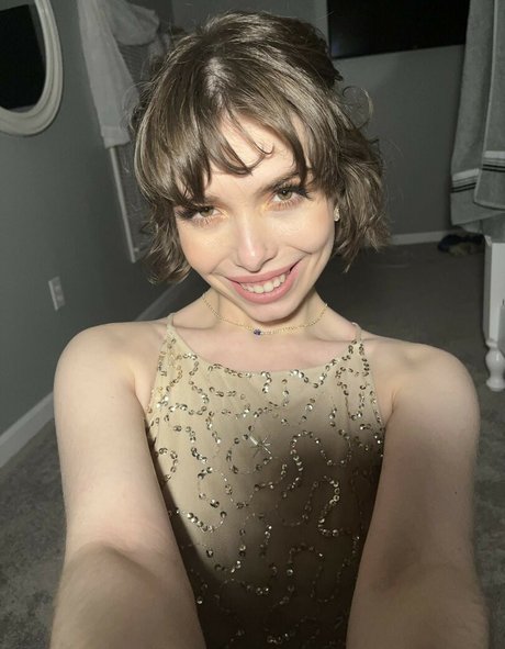 巨大なチンポを持つシーメールオンリーファンズ ホットxxx 画像