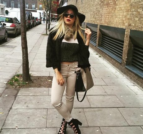 ビデオ通話 オンリーファンズ アダルト 画像