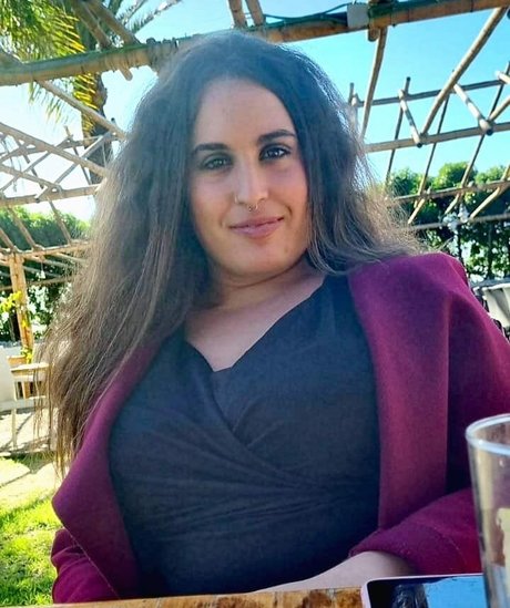 大きなお尻と巨乳のオンリーファンズ セクシーヌード 写真