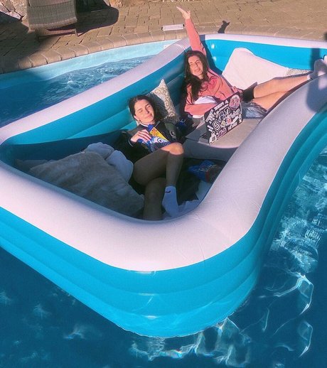 スマイルオンリーファンズ 無料ヌード 画像