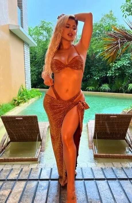 ぽっちゃり 主観視点 OnlyFans 美しいヌード 写真