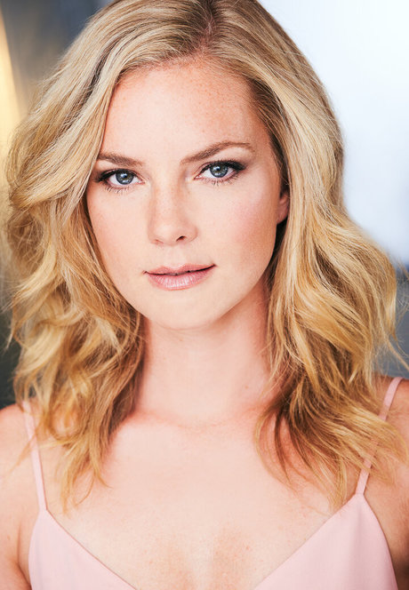 Cindy Busby 最高の女優 ギャラリー