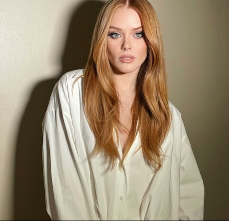 Abigail Cowan スター ヌード 写真