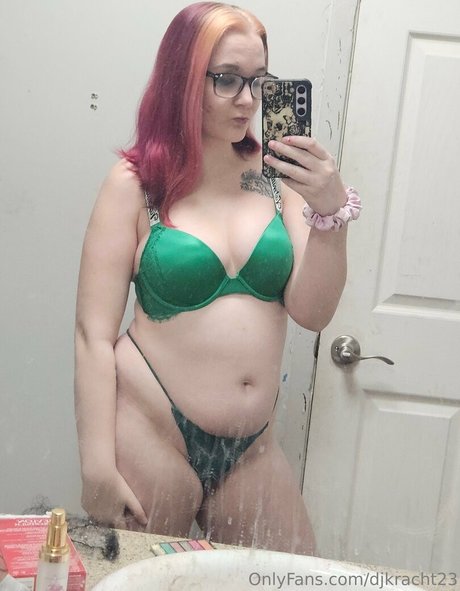 djkracht23 女優 写真