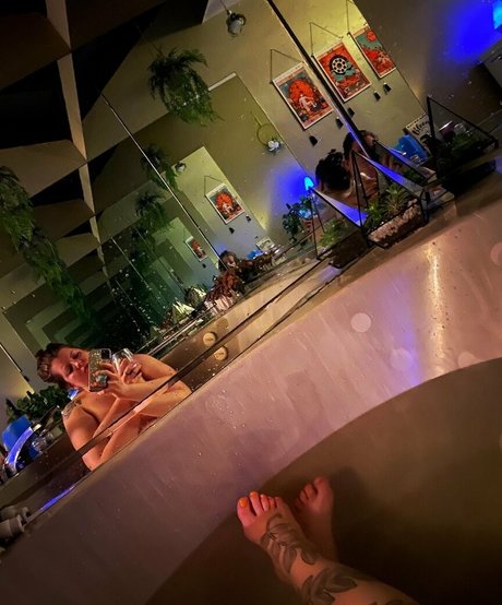 女装オンリーファン ホット裸 写真