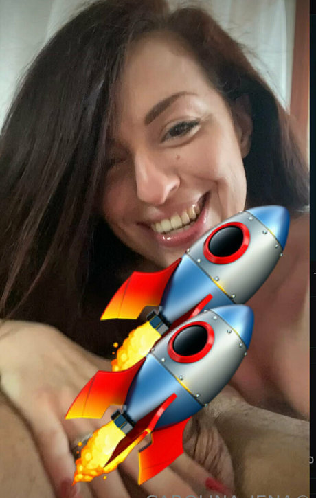 carolina iena 裸のポルノスター 写真