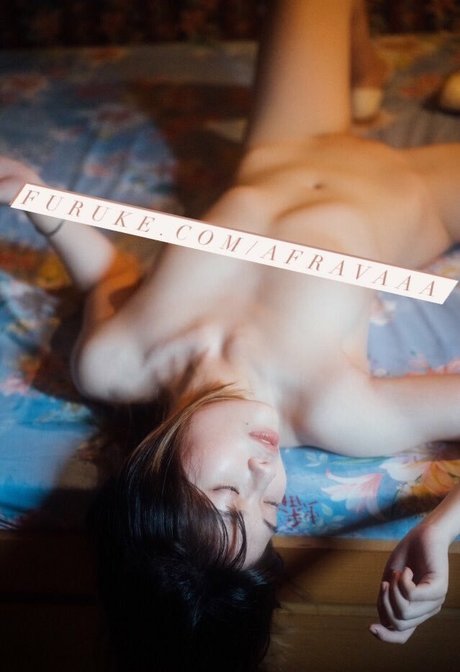 Cutie Afra エロティックモデル 写真