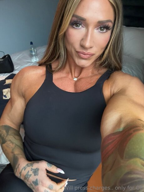 Tina Trapqueen ホットモデル 写真