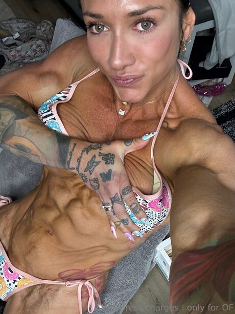 Tina Trapqueen アダルトスター アーカイブ