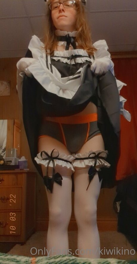 熟女の足オンリーファンズ セクシー裸 写真