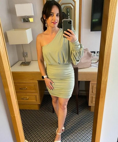 Scarlet Storm ポルノスター 裸 写真