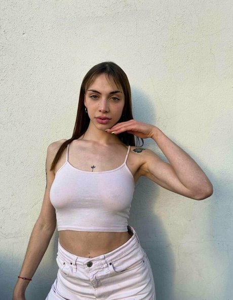 ornellaturri 裸のスター 画像