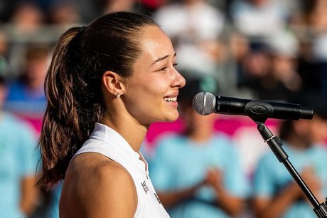 Zeynep Sonmez 可愛いモデル 写真