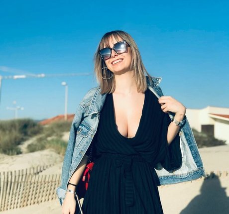 Mariana De Sousa 女優 写真