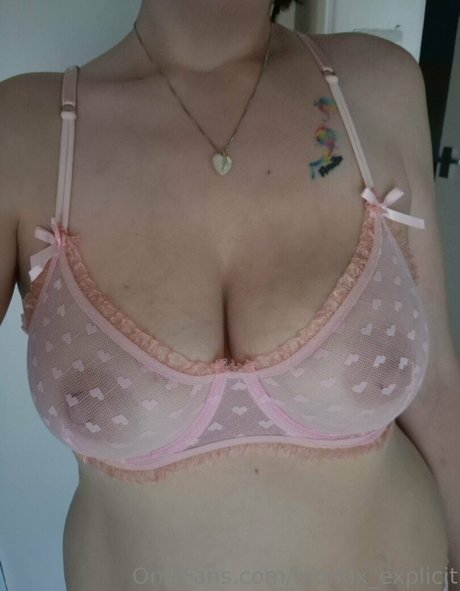 lyrafox explicit ポルノスター セクシー 写真