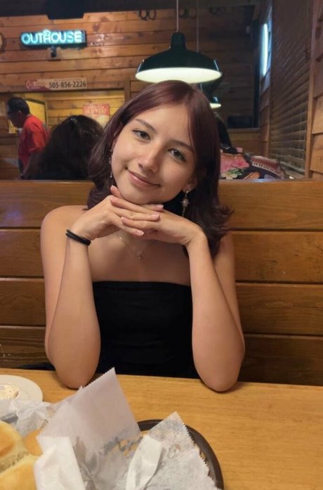 50歳以上のオンリーファンズ ホットヌード 画像