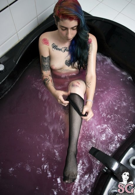 Karenzio ポルノスター アート 写真