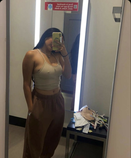 Emiliatorres55 ポルノスター 画像