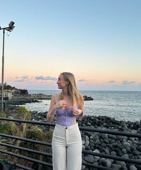 lenaahdl アートポルノスター 写真