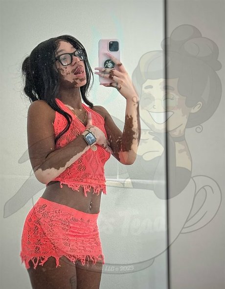 Curiousiteaaa 最高のスター 写真