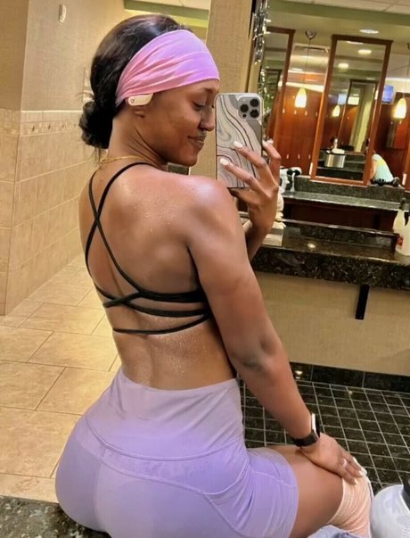 Queen Aminata ポルノスター ヌード 画像