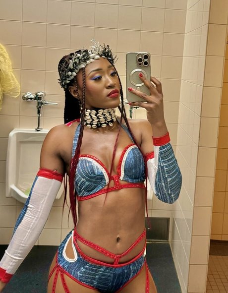 Queen Aminata 無料モデル 写真