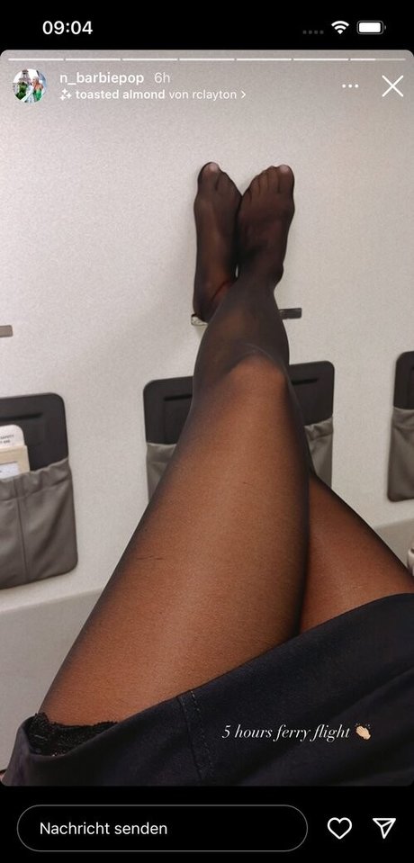 Allaboutfeetandnylons 無料のポルノスター ギャラリー