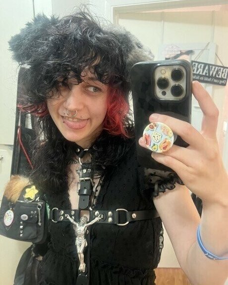 CanineCrucifix ポルノスター ギャラリー