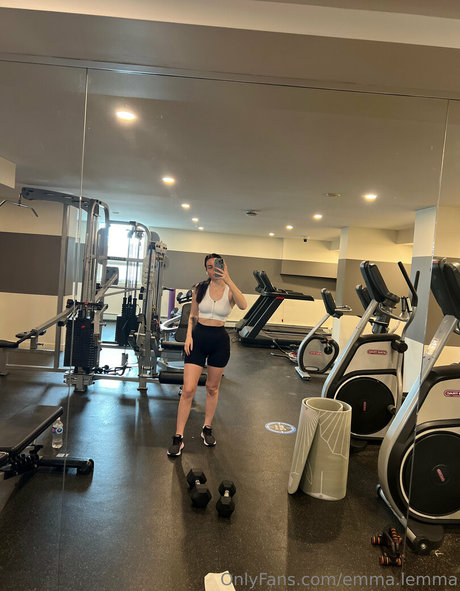 emma lemma エロティックモデル 写真