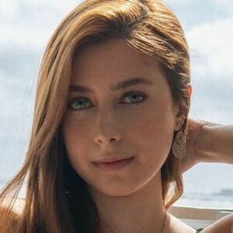 BiaGomez 裸のスター 写真