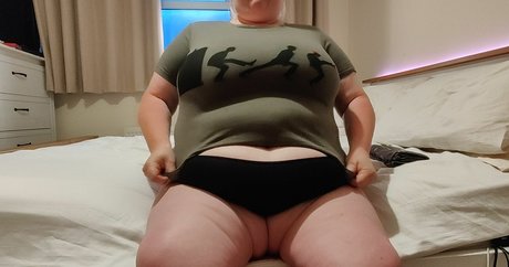 Expandabelly 無料女優 写真