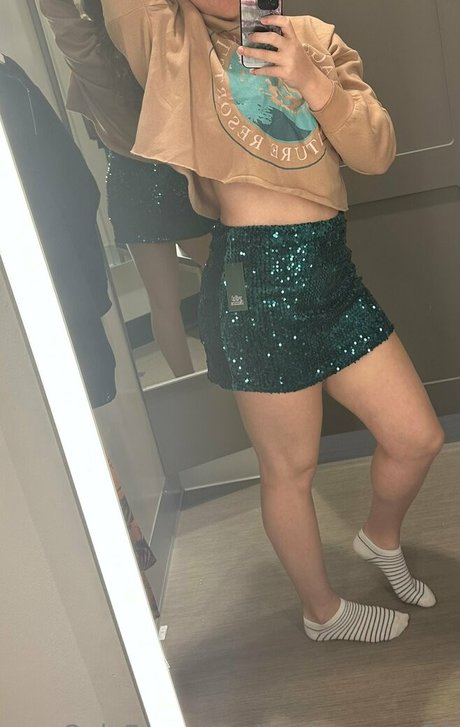 大学生のオンリーファンズ ヌード 画像