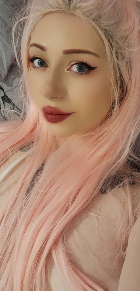 ピアス乳首オンリーファンズ 美しいヌード アーカイブ