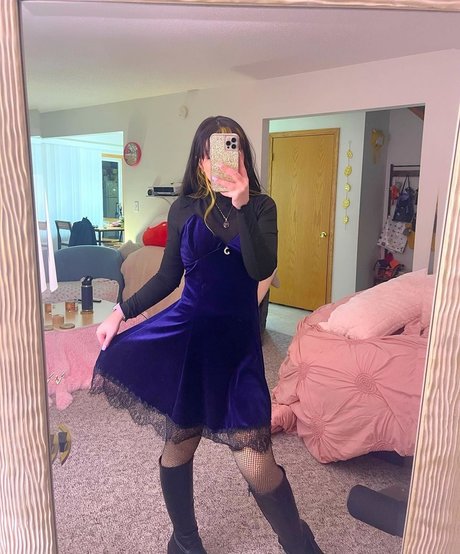 アンバー・オンリーファンズ 美しい 画像