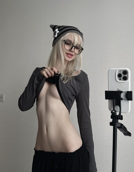 痩せたアジア人ティーン OnlyFans 美しいポルノ 写真