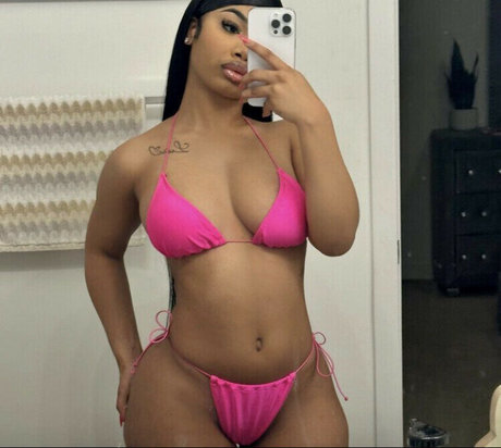 Tatiana Chanell かわいいスター 写真