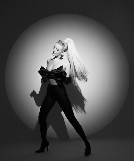 ポニーテールオンリーファンズ エロ 写真