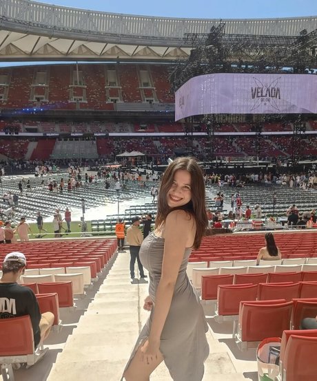 日本の女子高生OnlyFans ヌード 画像