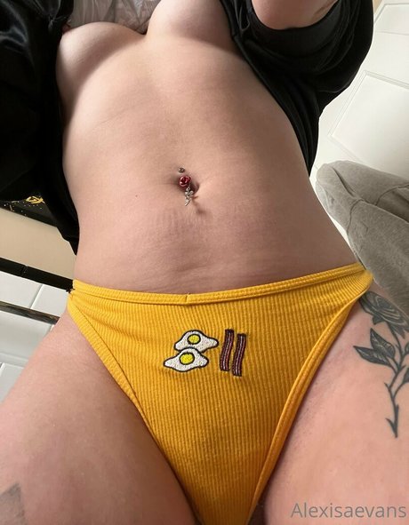 Alexisaevens セクシーなポルノスター 写真